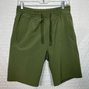 Right Of Way Olive Green Men's Athletic Shorts size Small